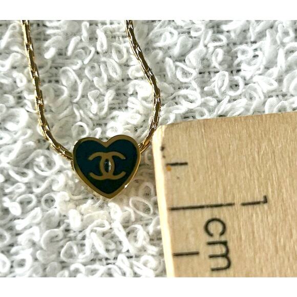 18K Gold Plated Chanel Black Enamel Heart Luxury CC Logo Gold Chain - Picture 5 of 6
